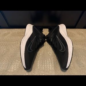 Men’s Sz 14 Nike Quest 3 PRM black, white, silver